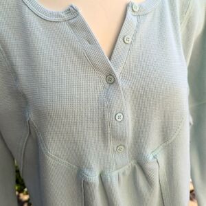 Cute Blupepper lt. Green poly cotton waffle knit Smock style top Sz sm